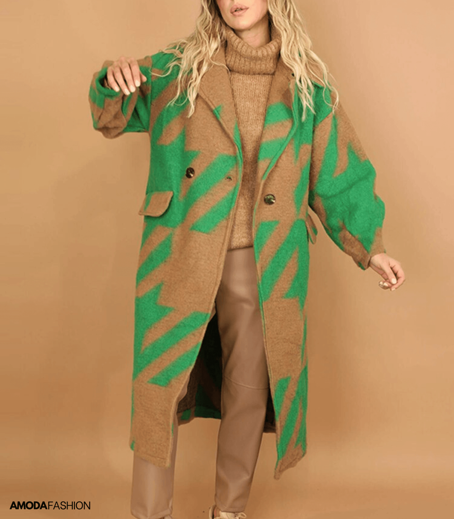 Dikke wollen jas met opdruk en zakken