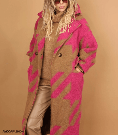 Dikke wollen jas met opdruk en zakken