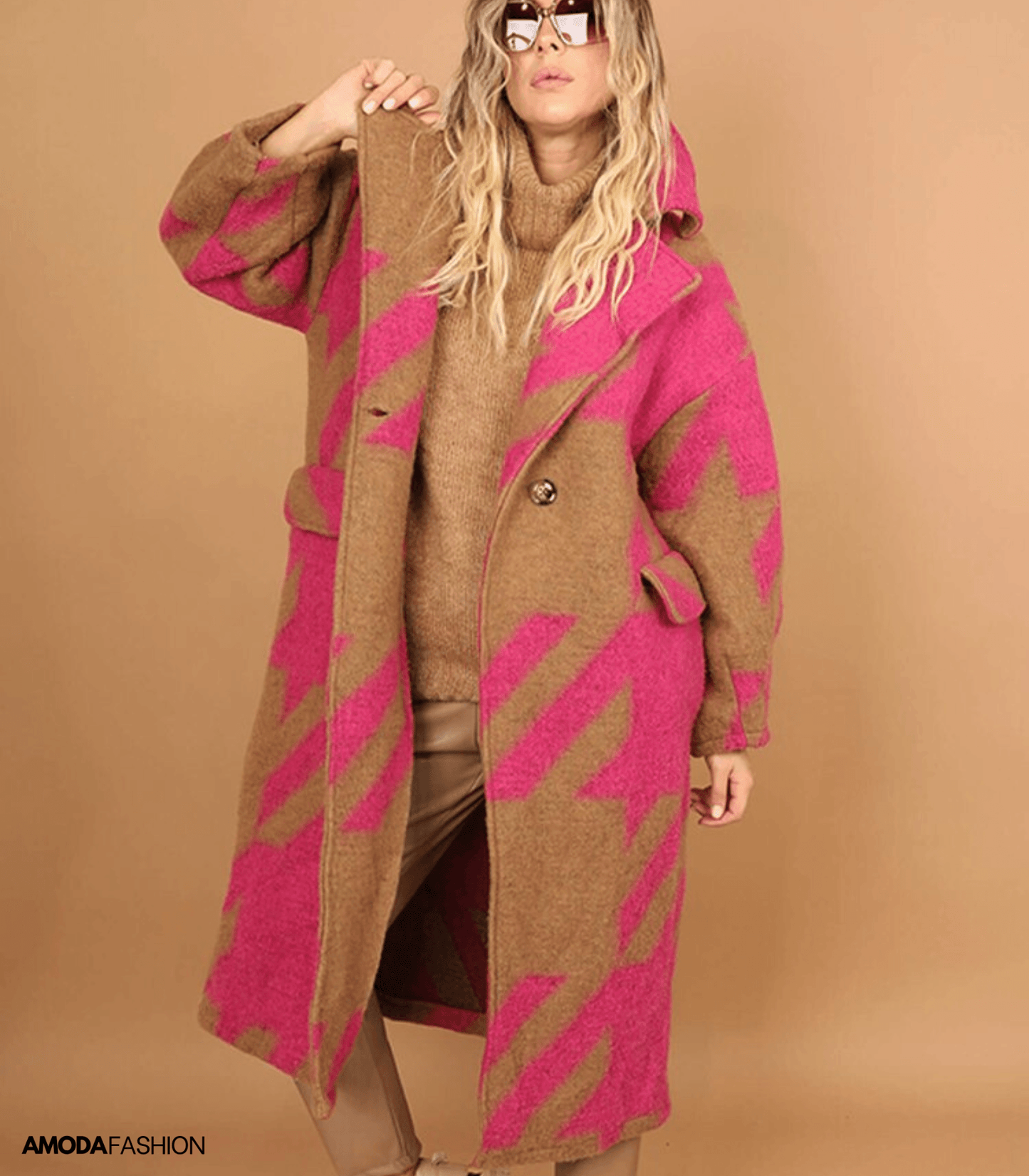 Dikke wollen jas met opdruk en zakken