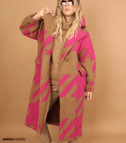 Dikke wollen jas met opdruk en zakken